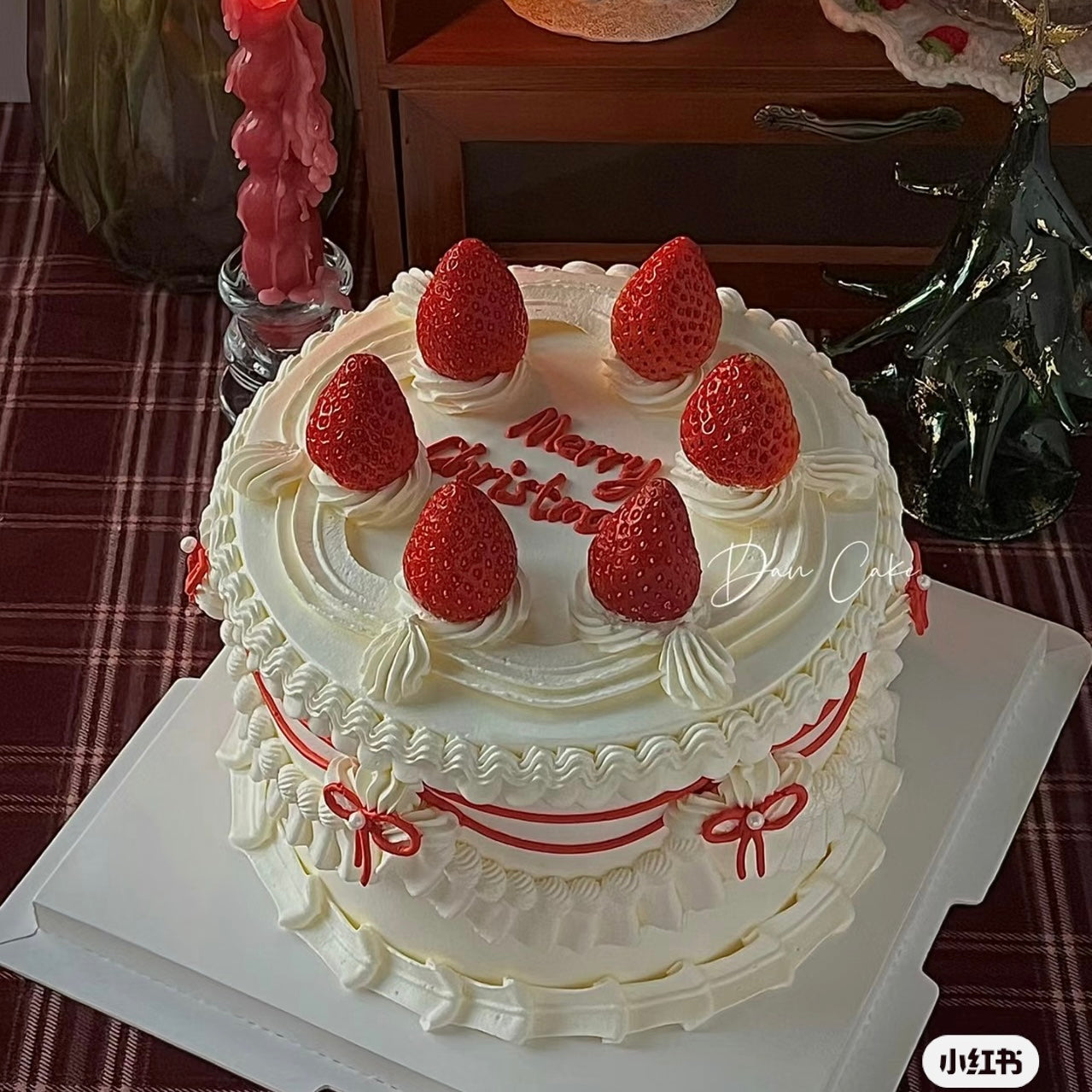 Merry Strawberry Cakes