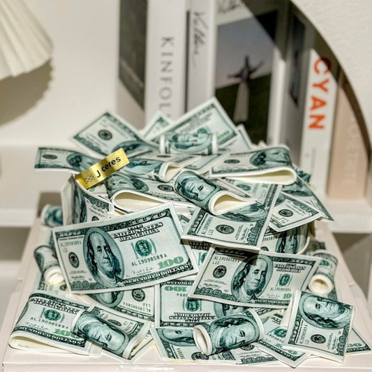 An editable US dollar cake, perfect for cash lovers and celebrations.